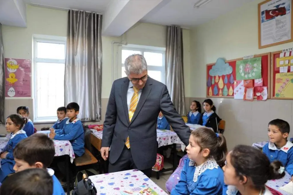 Vali Çelik’ten öğrenci ve velilere yarıyıl mesajı