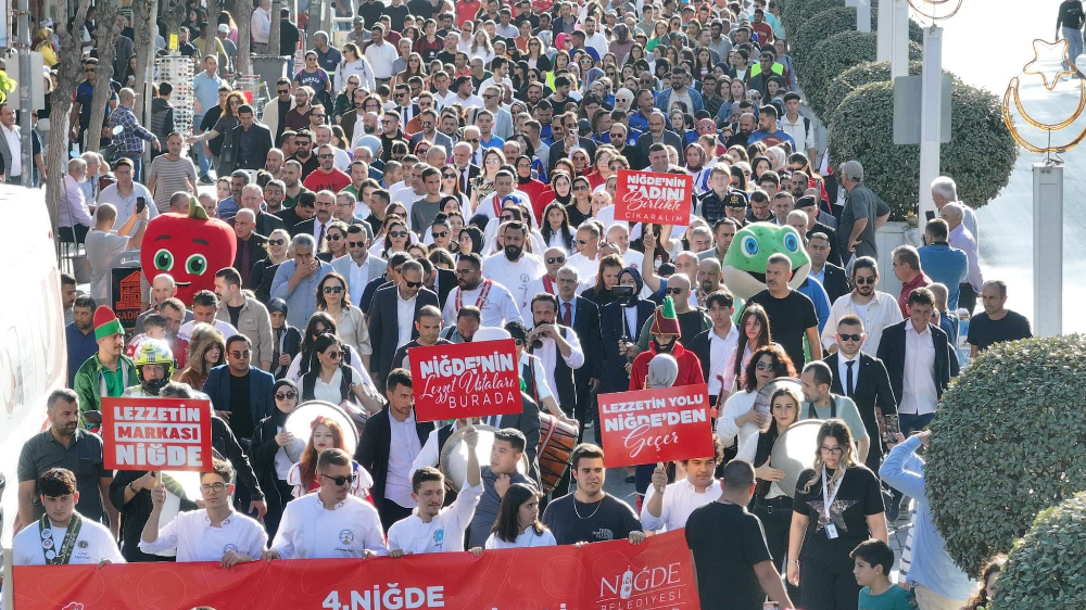 Yöresel Lezzetleri Festivalde Denemelisiniz! Akşam Sahnesinde Umut Kaplan Var