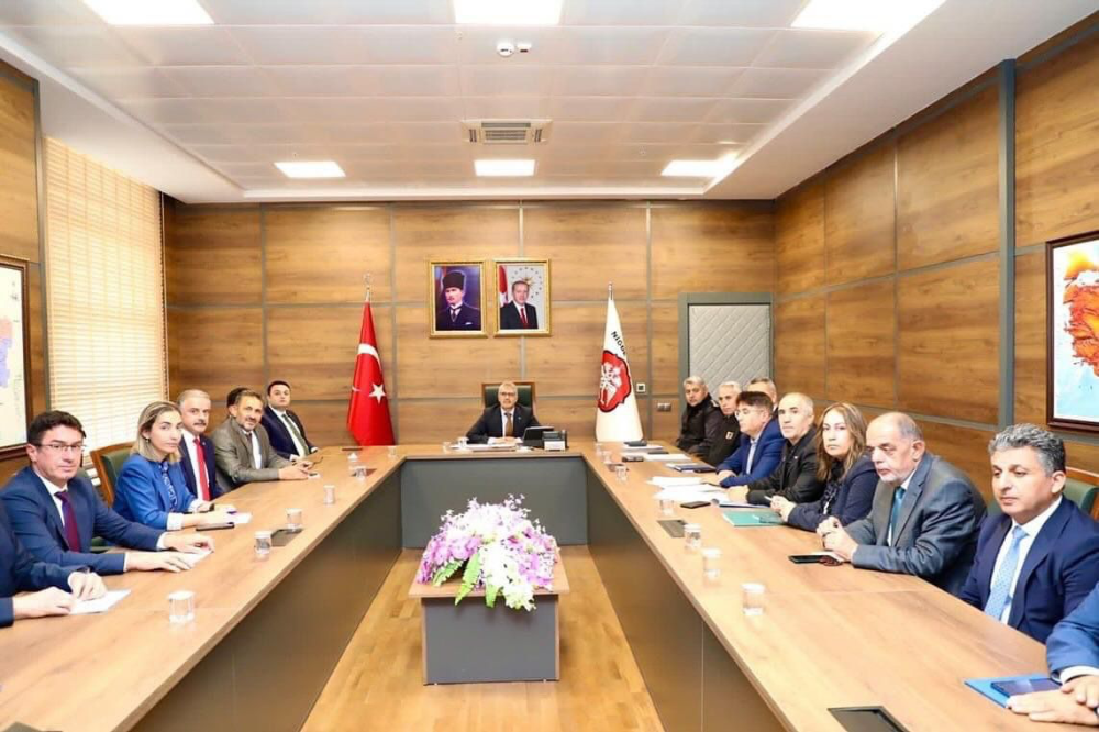 UYUŞTURUCU İLE MÜCADELEDE TOPYEKÜN SEFERBERLİK GEREKİR