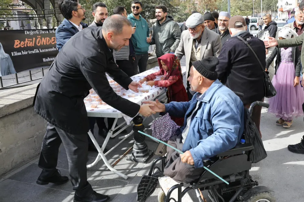 EMRAH ÖZDEMİR’DEN TUSAŞ ŞEHİTLERİ İÇİN LOKMA DAĞITIMI