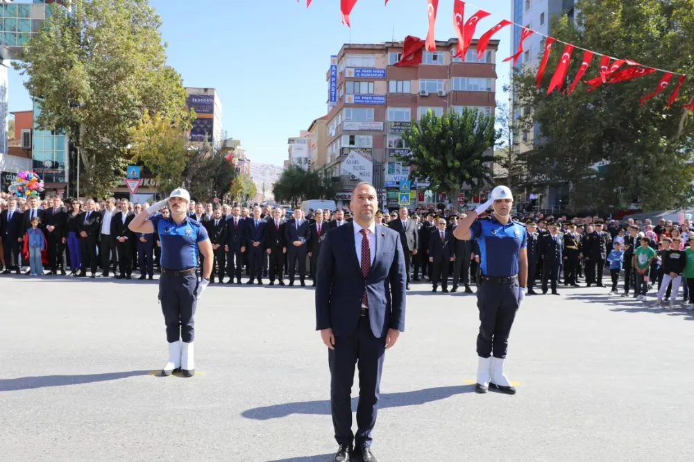 BAĞIMSIZLIK SAVAŞININ ÖNDERİ ATATÜRK!