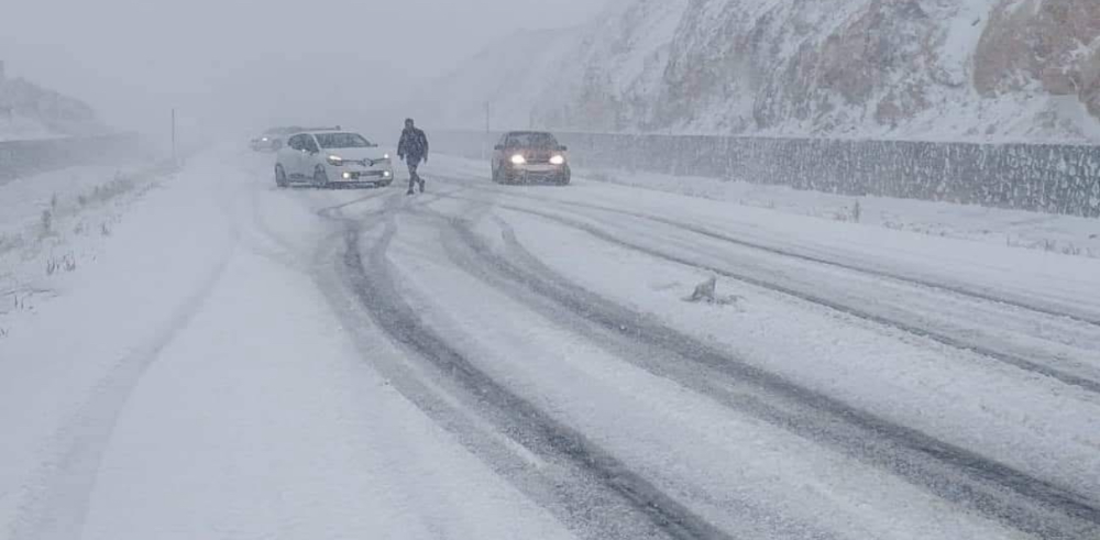 DİKKAT! NİĞDE’DE YOLLAR TRAFİĞE KAPANDI!