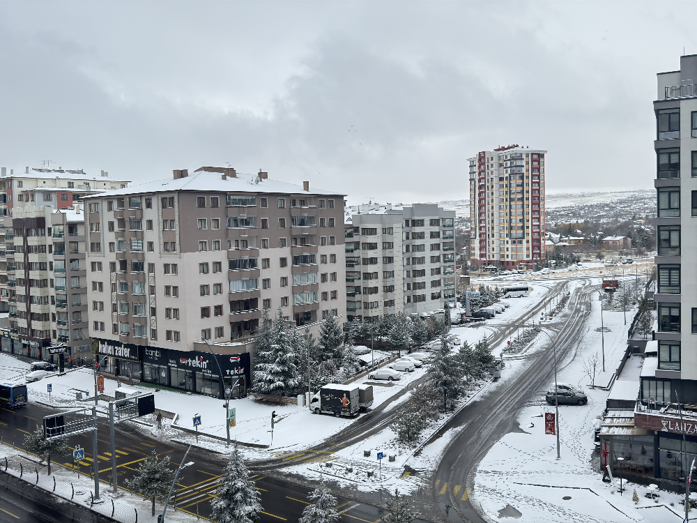 Niğde’ye Yılın İlk Karı Yağdı