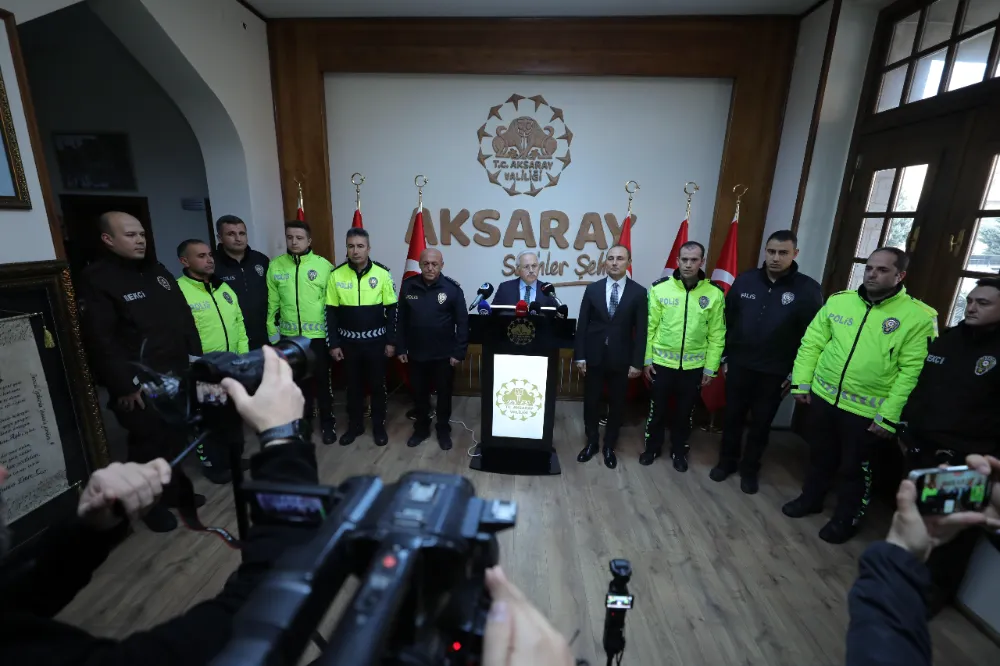 Alkollü sürücünün valiye şikayet etmekle tehdit ettiği polislere Vali