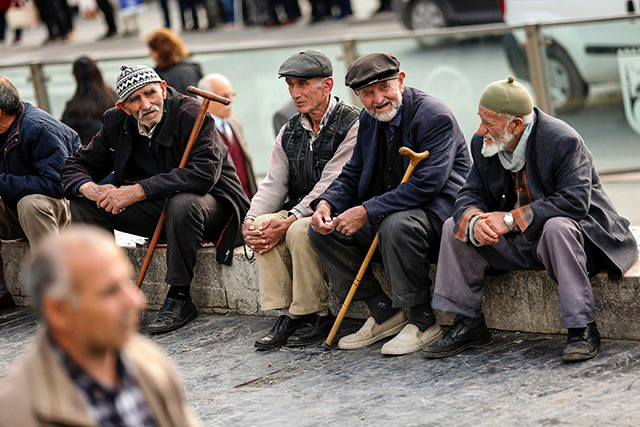 En Düşük Emekli Maaşı 14.200 TL mi Olacak?