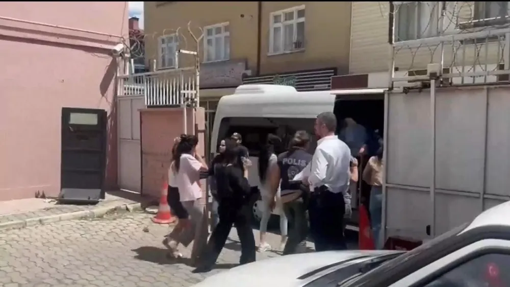 34 adrese eş zamanlı fuhuş operasyonu