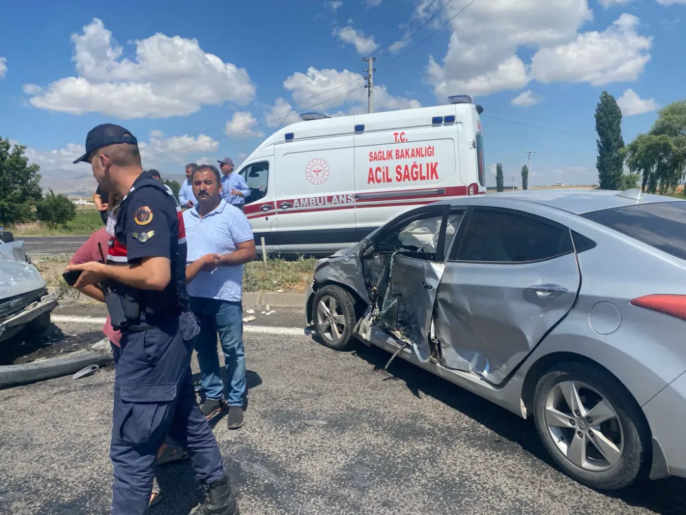 Niğde’de trafik kazası: 2 kadın yaralandı