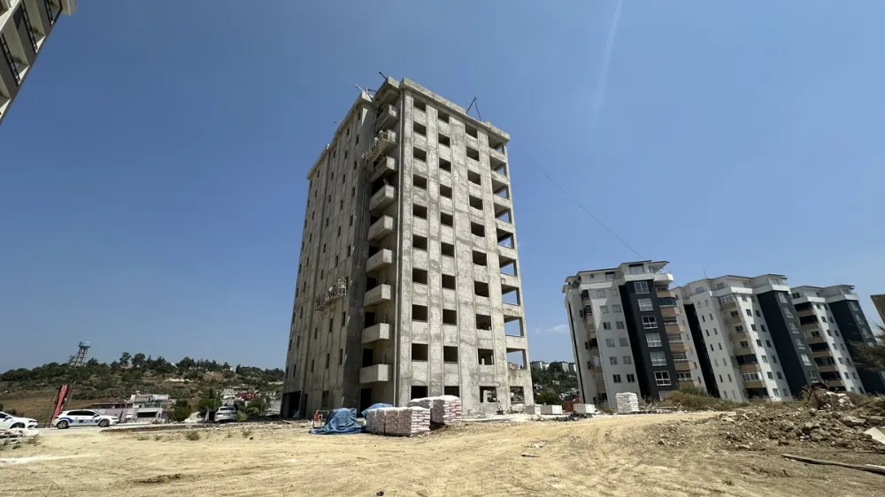 Sıva yaparken 6’ncı kattan düşen işçi hayatını kaybetti