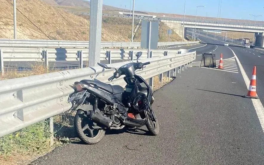 Ankara-Niğde Otobanı Kulu Gişelerinde Motosiklet Kazası: Sürücü Yaralandı
