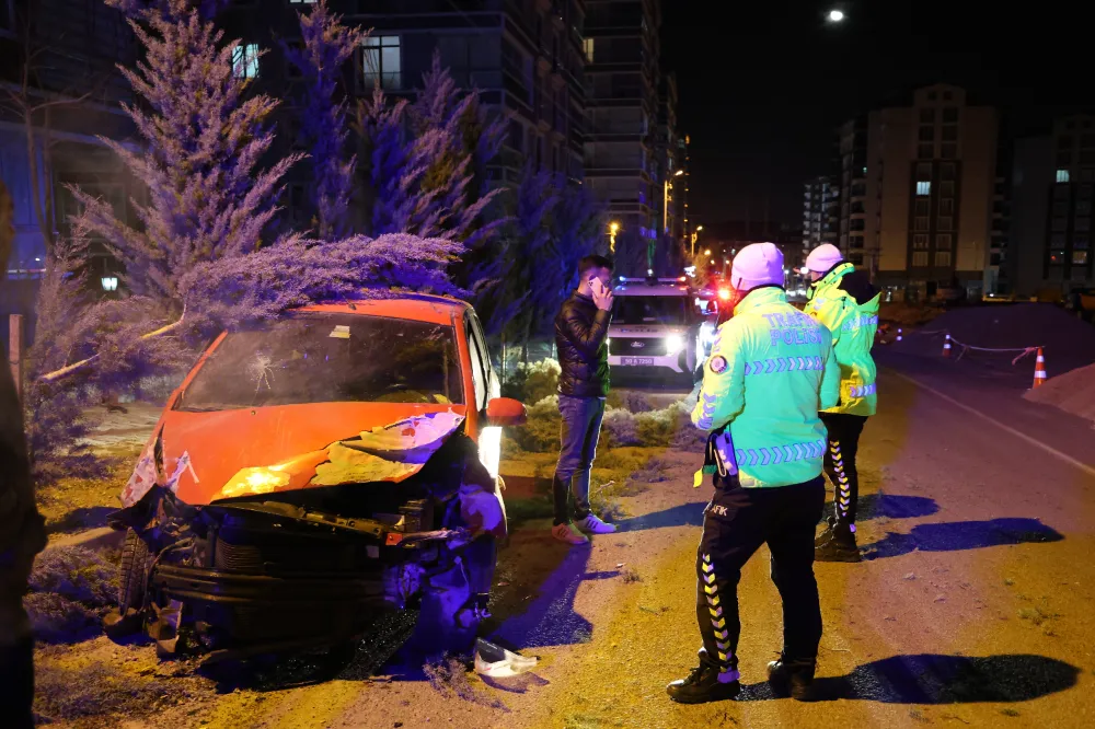 KAZA YAPAN ALKOLLÜ SÜRÜCÜ, POLİSE ECEL TERİ DÖKTÜRDÜ