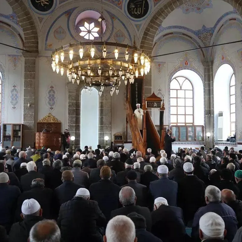 Cuma Hutbesinde Taziye Geleneği Vurgusu