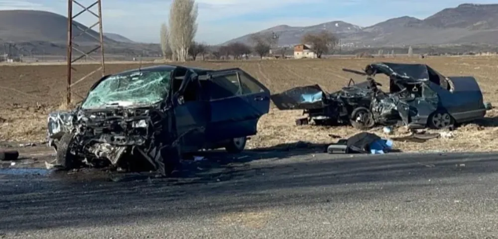 Nevşehir Derinkuyu’da Feci Kaza 2 Ölü, 4 Yaralı