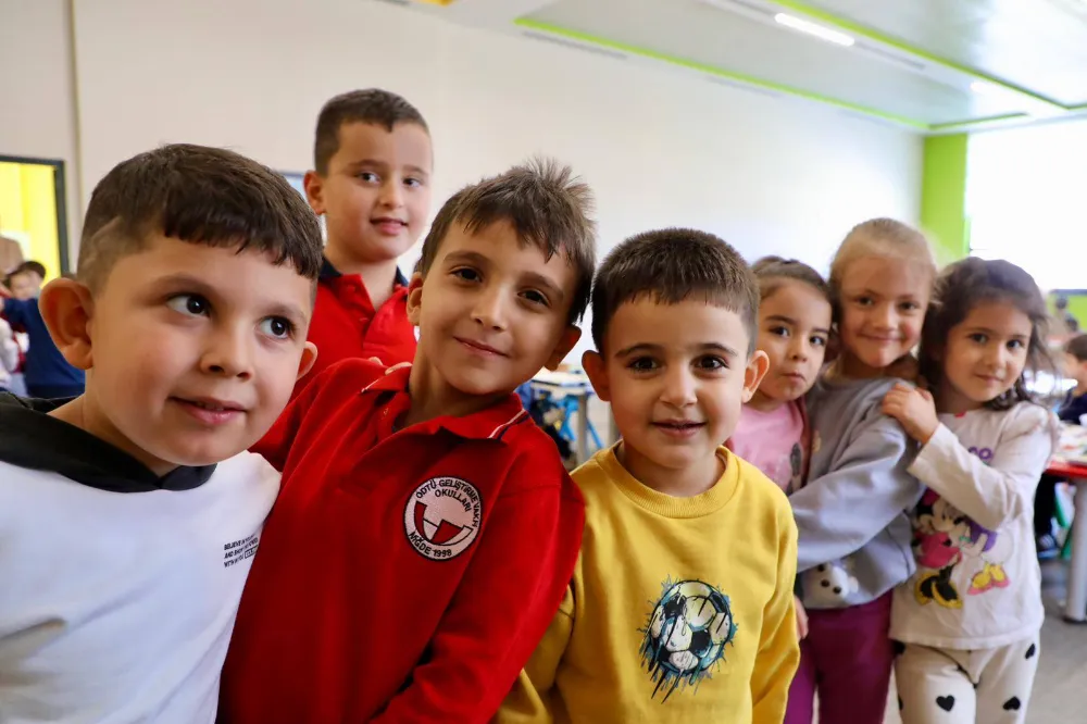 VALİ ÇELİK, ODTÜ NİĞDE OKULLARINDA ÖĞRENCİLERLE BULUŞTU