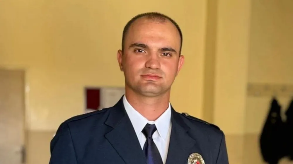 AKSARAYLI POLİS EVİNDE CANINA KIYDI
