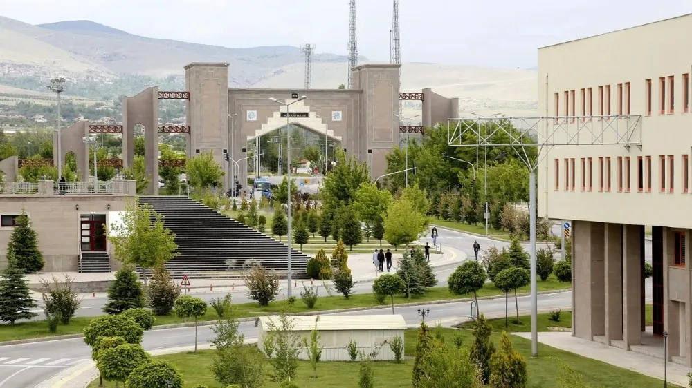NÖHÜ’DE “CUMHURİYET’İN ANLAM VE ÖNEMİ” KONFERANSI DÜZENLENECEK
