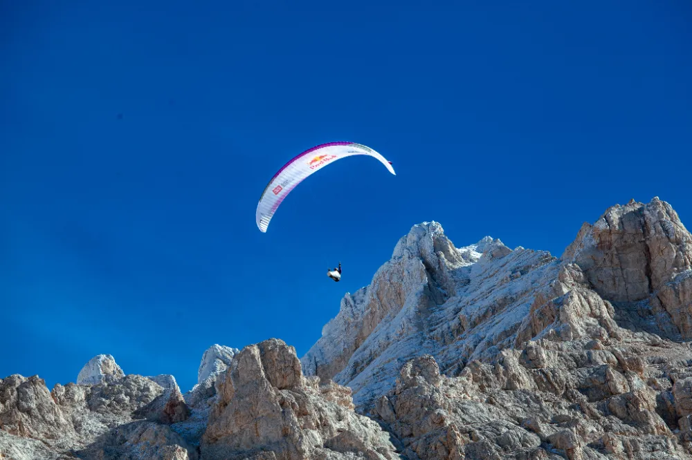 ALADAĞLAR YAMAÇ PARAŞÜTÜNE UYGUN