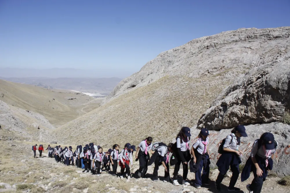 NİĞDE’DE GENÇLER DOĞAYLA BULUŞTU