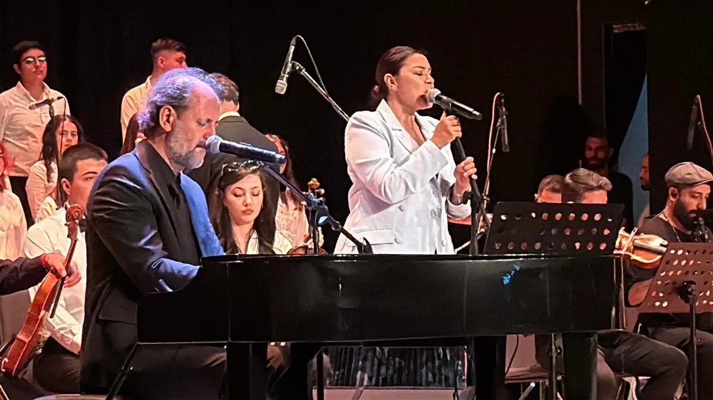 “KİM VAR?” SANAT ETKİNLİĞİ NİĞDE’DE SANATSEVERLERLE BULUŞTU (VİDEO HABER)