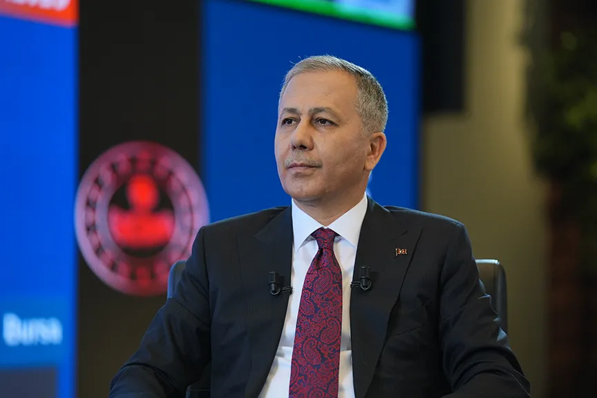 İÇİŞLERİ BAKANI YERLİKAYA, TRAFİKTE YENİ DÖNEMİ ANLATTI