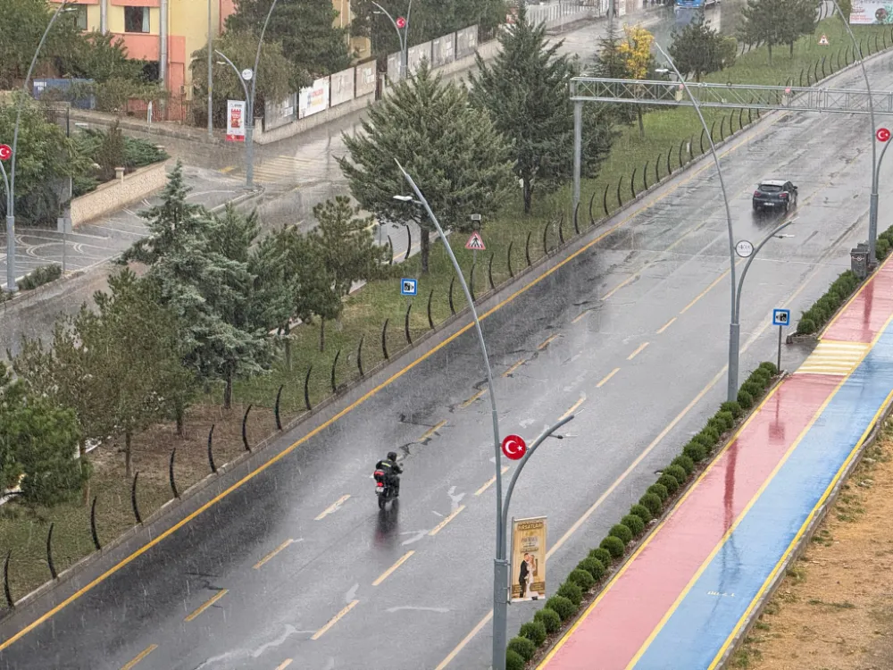 NİĞDE’DE SAĞANAK YAĞIŞ ETKİLİ OLDU
