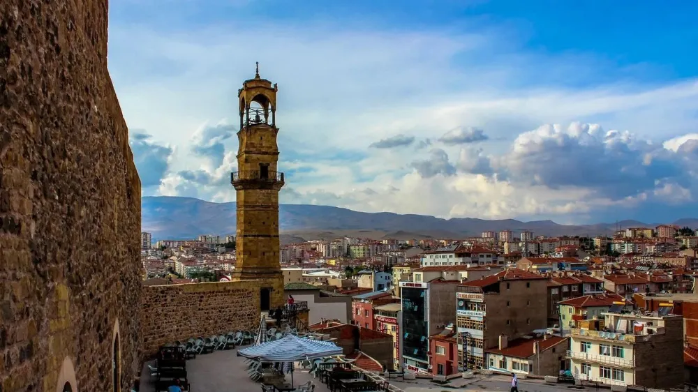 NİĞDE, YATIRIMCILAR İÇİN YENİ CAZİBE MERKEZİ OLUYOR