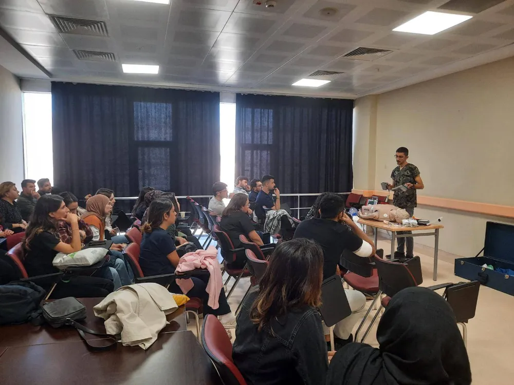 BOR DEVLET HASTANESİ EKİPLERİ KIRMIŞ ALAN VE CPR EĞİTİMİNDE