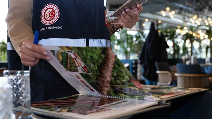 TİCARET BAKANLIĞI, İŞLETMELERİ YENİ FİYAT ETİKETİ DÜZENLEMESİ KONUSUNDA UYARDI