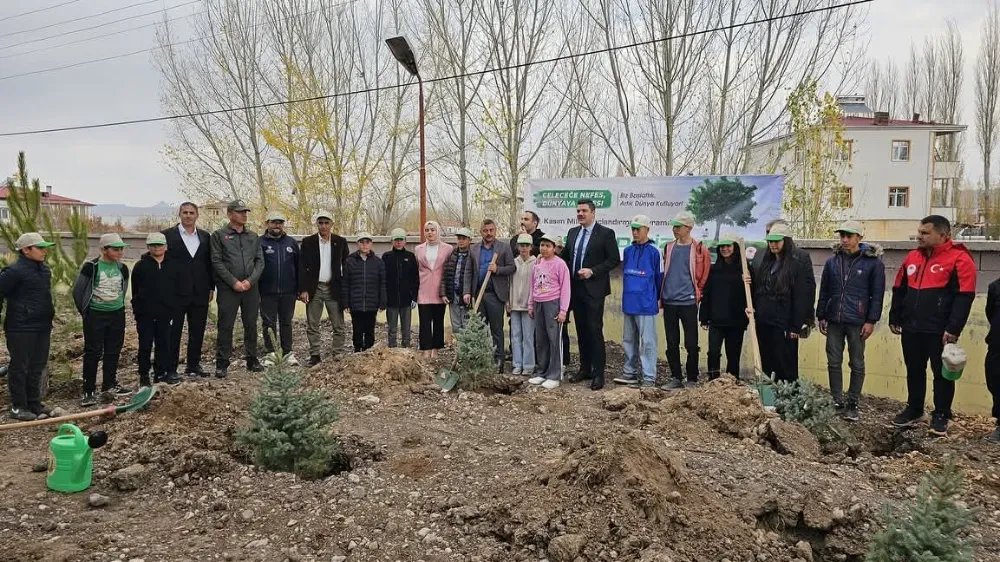 ÇİFTLİK’TE 11 KASIM MİLLİ AĞAÇLANDIRMA GÜNÜ’NDE FİDANLAR TOPRAKLA BULUŞTU