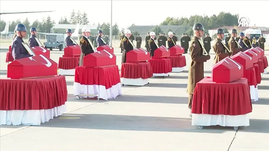 ŞEHİTLERİMİZİ UĞURLUYORUZ