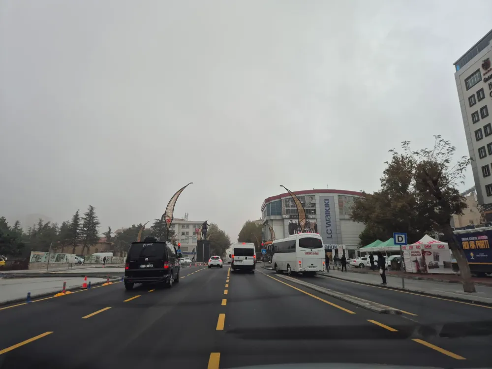 SİS NİĞDE’Yİ GRİYE BÜRÜDÜ