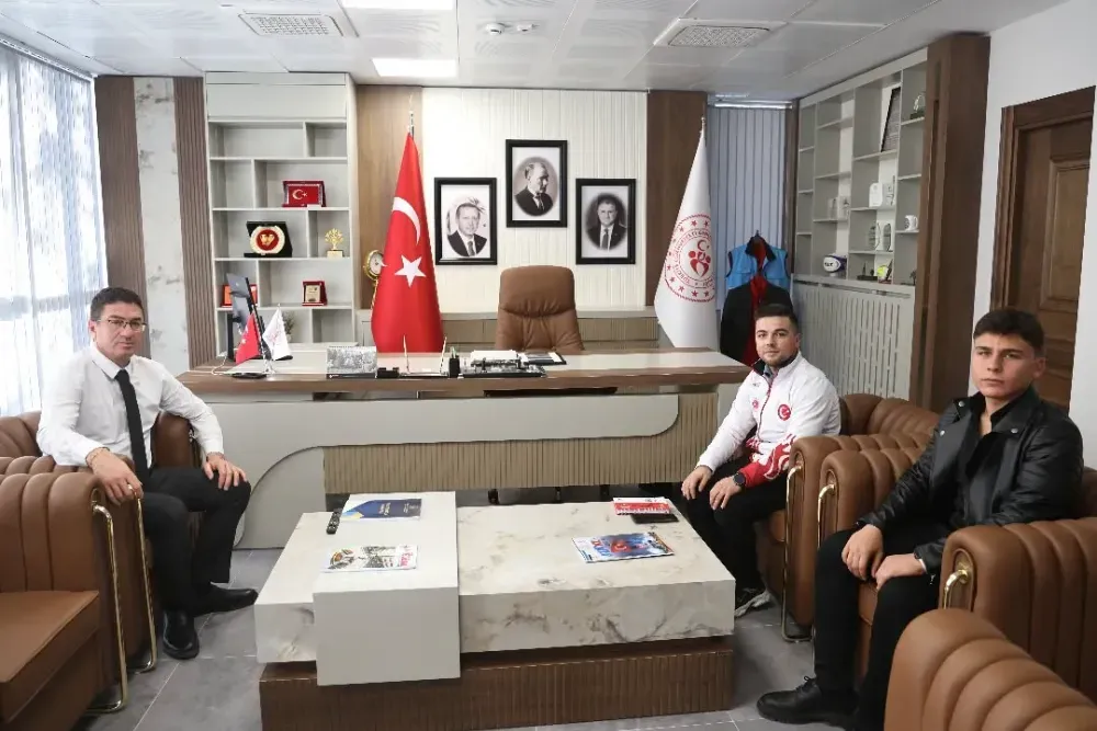 KİCKBOKS DÜNYA ŞAMPİYONU KADİR ALTAY’DAN NİĞDE’YE ZİYARET