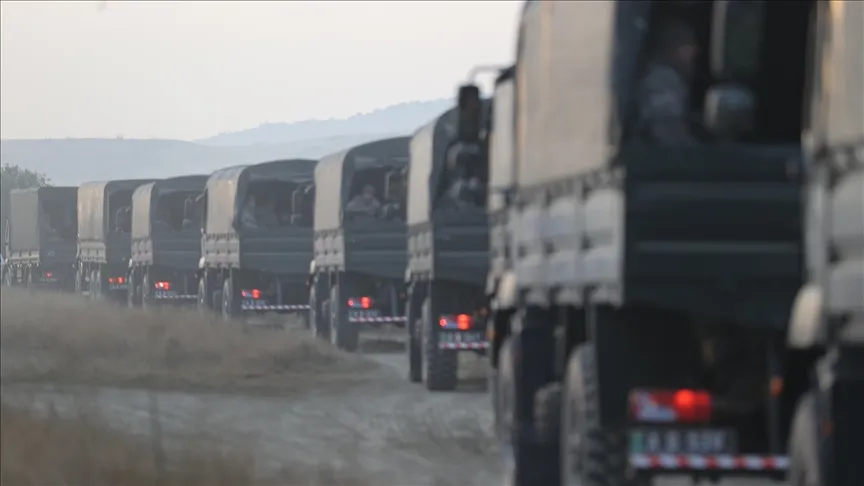 DÜŞEN ASKERİ UÇAĞIN ENKAZI TIRLARLA YURDA GETİRİLDİ