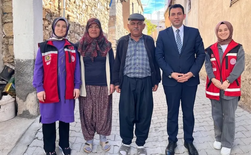 İL MÜDÜRÜ KESLER’DEN KORUYUCU AİLEYE ZİYARET