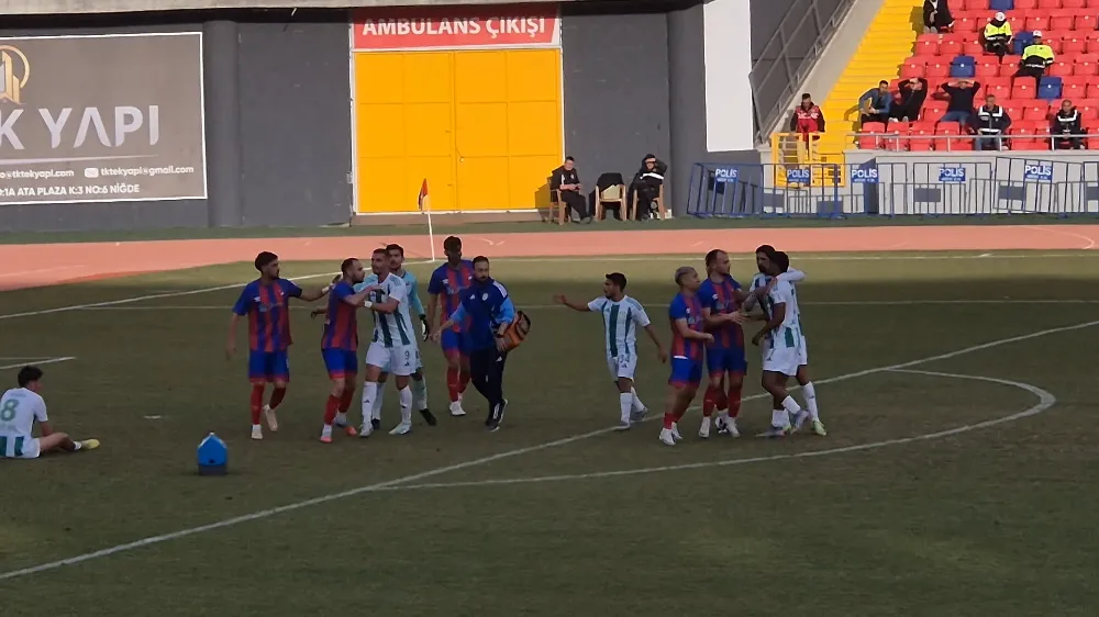 MALATYA YEŞİLYURT SPOR 3-1 ÖNE GEÇTİ, SAHADA KARTLAR ÇIKTI