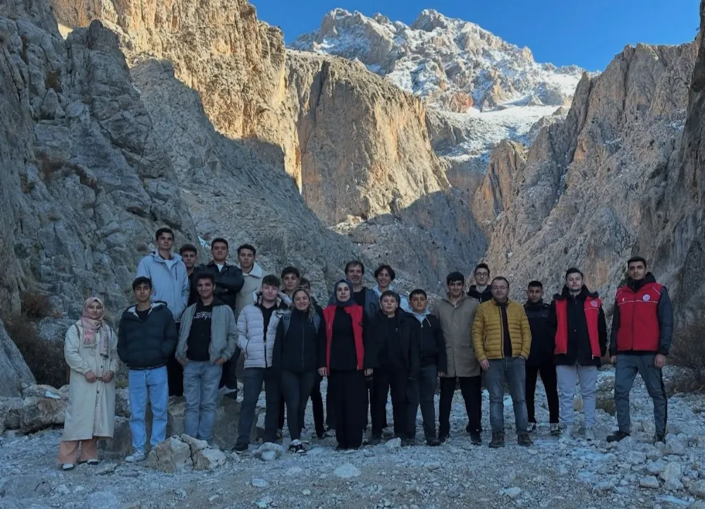 GENÇLER EMLİ VADİSİ’NDE DOĞAYLA BULUŞTU