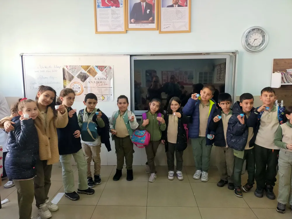 NİĞDE’DE İLKOKUL ÖĞRENCİLERİ KREM YAPIMINI ÖĞRENDİ