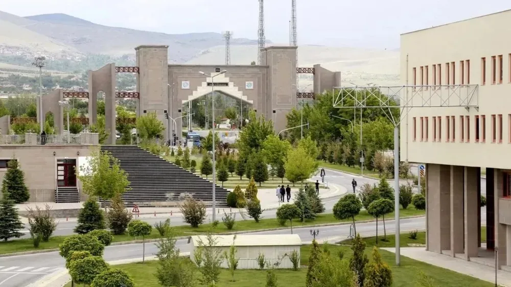 NÖHÜ’DE GİRİŞİMCİLİK UYGULAMA VE ARAŞTIRMA MERKEZİ AÇILDI