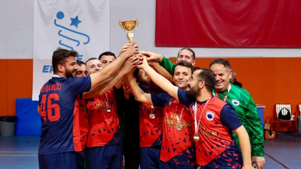 NİĞDE’DE FUTSAL HEYECANI: ŞAMPİYON İL ÖZEL İDARESİ