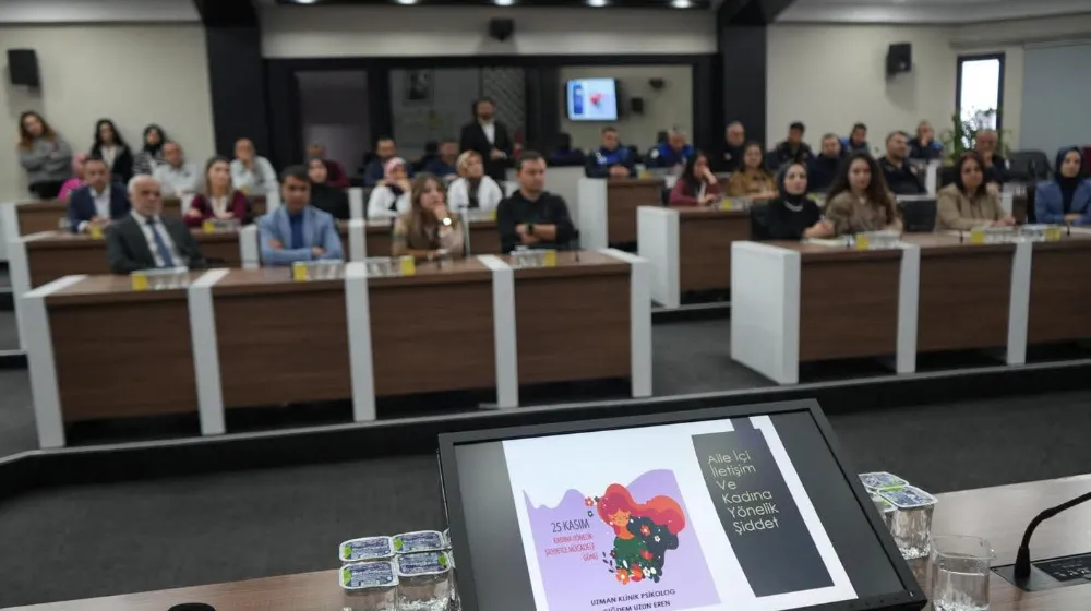 NİĞDE BELEDİYESİ PERSONELİNE KADINA ŞİDDETLE MÜCADELE EĞİTİMİ VERİLDİ