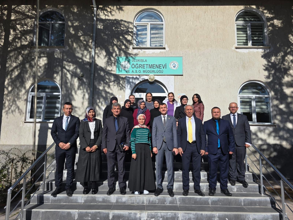 Kaymakam Emir Osman Gökçe, Ulukışla’da aşçılık kursunu ziyaret etti