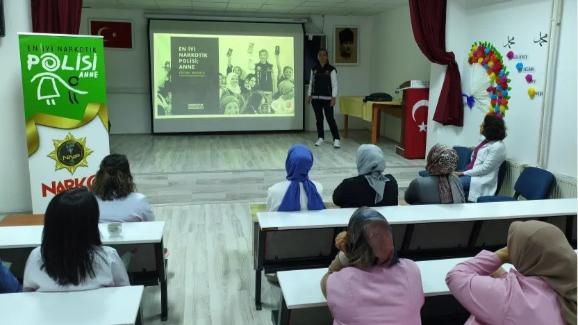 NİĞDE’DE NARKOTİK BİLİNÇLENDİRME ÇALIŞMALARI SÜRÜYOR