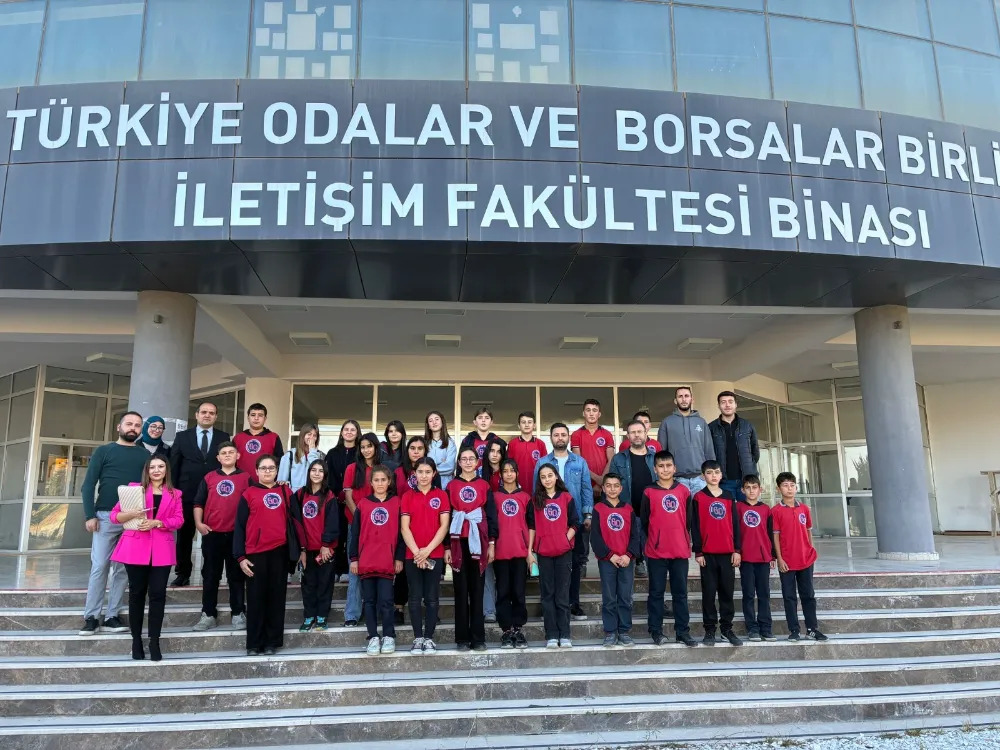 ÖĞRENCİLERDEN NÖHÜ İLETİŞİM FAKÜLTESİNE KARİYER GEZİSİ