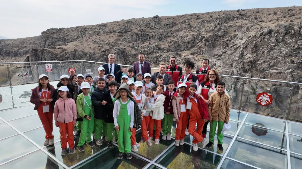 NİĞDE’DE “LİDER ÇOCUK TARIM KAMPI” RENKLİ ETKİNLİKLERLE SONA ERDİ