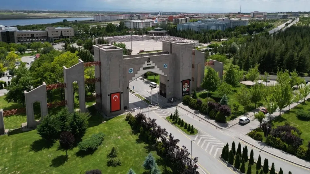 NÖHÜ DÜNYA ÜNİVERSİTELERİ ARASINDA İLK 500’DE