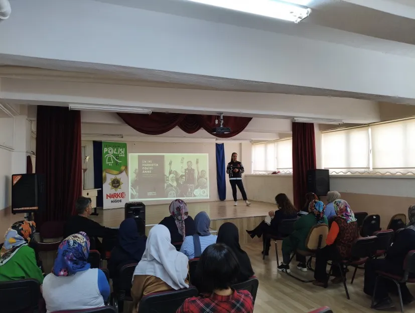 NİĞDE’DE NARKOTİK BİLİNCİLENDİRME ÇALIŞMALARINDA 640 VATANDAŞA ULAŞILDI