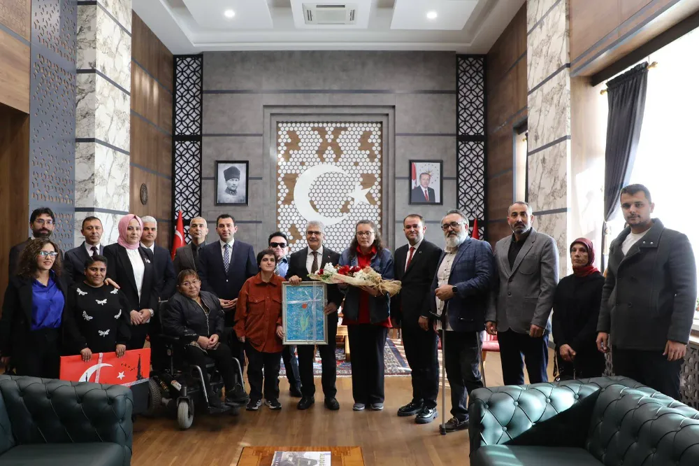 VALİ ÇELİK, ÖZEL GEREKSİNİMLİ VATANDAŞLARI MAKAMINDA AĞIRLADI