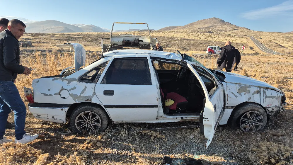 NİĞDE’DE ARAÇ TAKLA ATTI