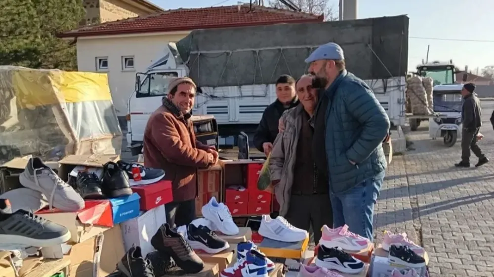 BAŞKAN HALİSDEMİR PAZAR ESNAFIYLA BULUŞTU