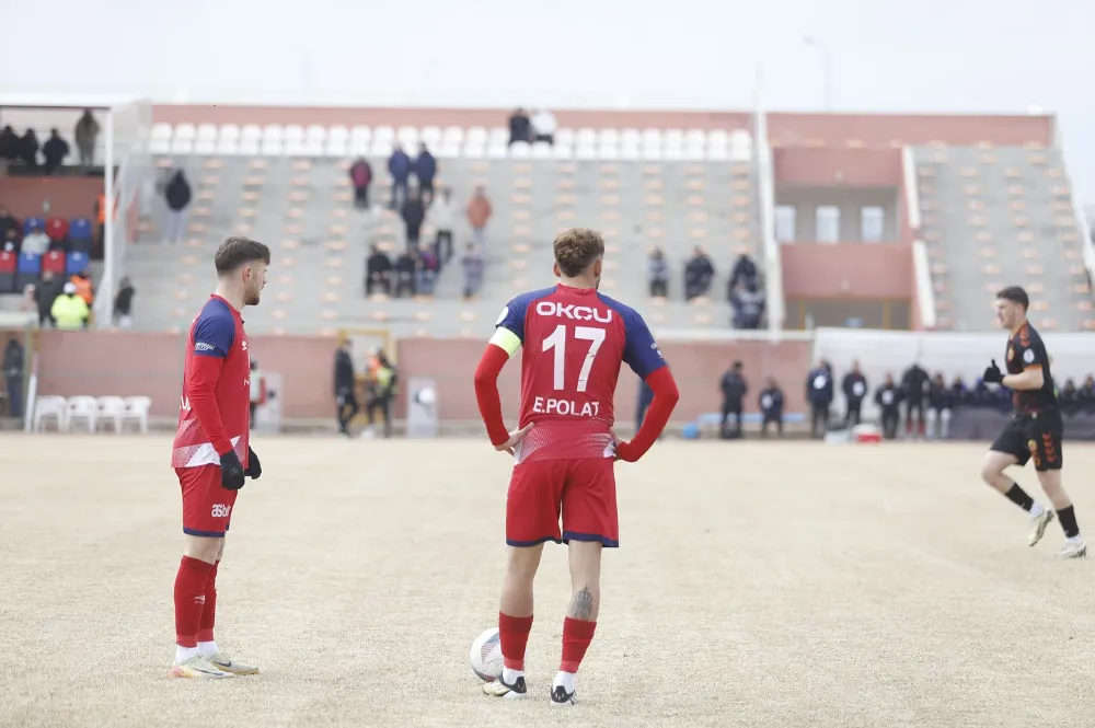 NİĞDE BELEDİYESPOR, ÇORUHLU’YU ELİNDEN KAÇIRDI 2-2