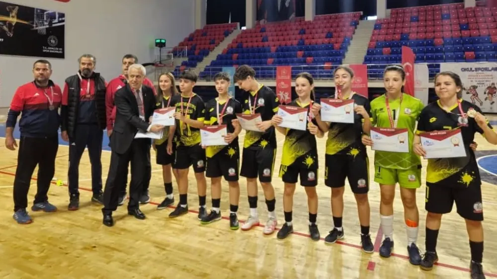 OKUL SPORLARI GENÇ KIZLAR FUTSAL GRUP MÜSABAKALARI TAMAMLANDI